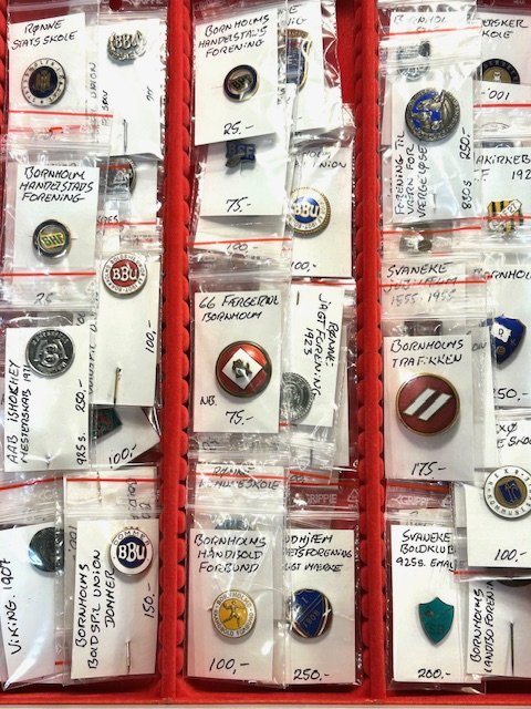 Samling bornholmske medaljer, tokens og pins.