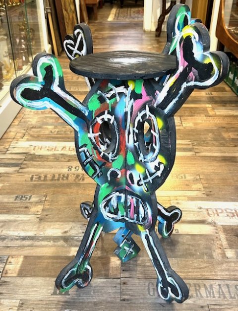 Sunny Asemota skulptur bord